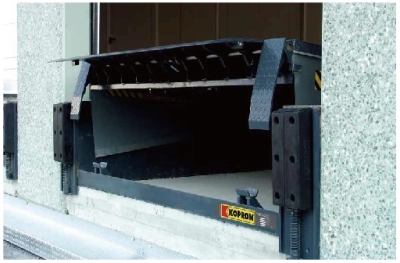 带有摆动小板的液压装卸平台